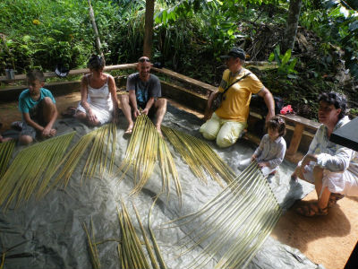 A la découverte de l`Ylang avec l`Amicale des Bretons de Mayotte