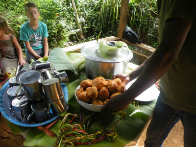 A la découverte de l`Ylang avec l`Amicale des Bretons de Mayotte