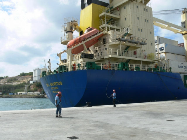 Port de Longoni juin 2010
